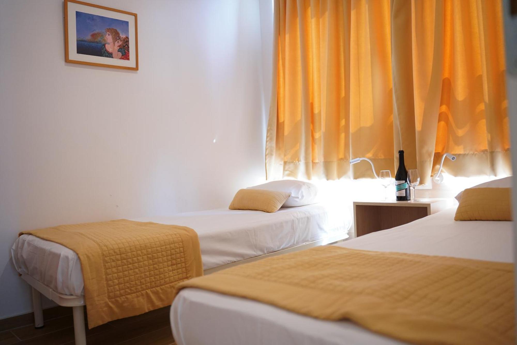 Hotel Sissy 卡梅纳维洛拉 外观 照片